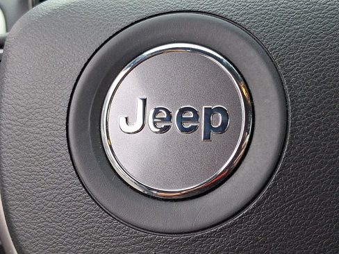 Certified 2021 Jeep Grand Cherokee Laredo w/ Security & Convenience Group image 25