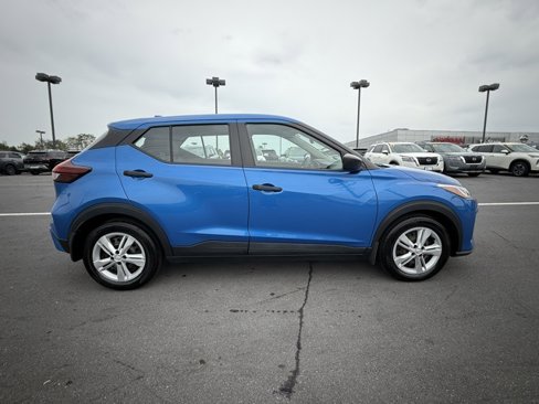 Certified 2021 Nissan Kicks S image 4