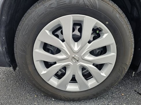 Used 2020 Nissan Rogue S image 11