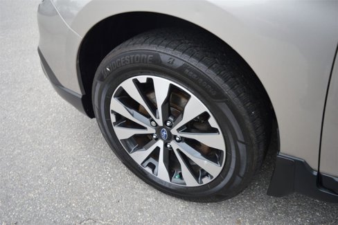 Used 2017 Subaru Outback 2.5i Limited image 9