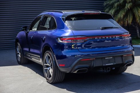 Certified 2025 Porsche Macan image 3