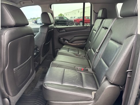 Used 2015 Chevrolet Suburban LT image 12