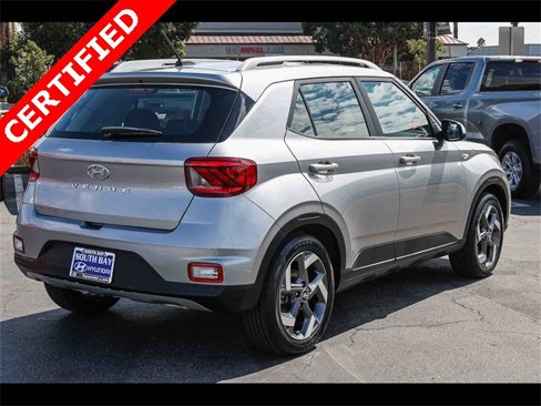 Certified 2023 Hyundai Venue SEL image 6