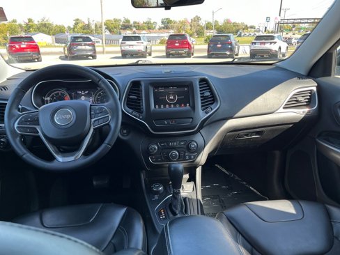 Used 2019 Jeep Cherokee Latitude Plus image 16