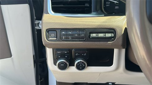 Used 2021 GMC Yukon Denali w/ Denali Premium Package image 16