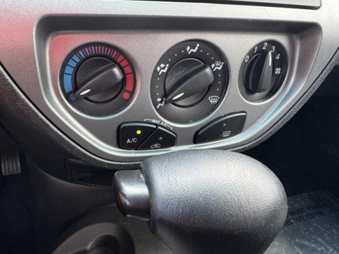 Used 2007 Ford Focus ZX5 Hatchback image 18