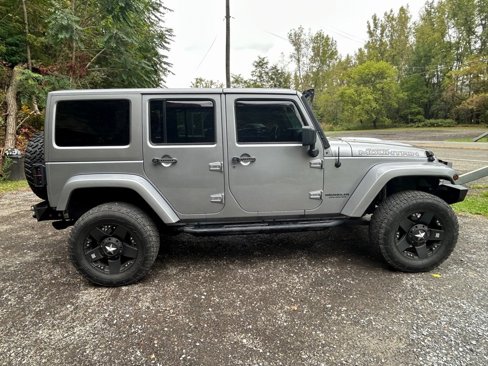 Used 2017 Jeep Wrangler Unlimited Sahara image 9