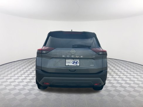 Used 2023 Nissan Rogue S image 8