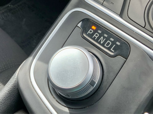Used 2015 Chrysler 200 Limited w/ Convenience Group image 48