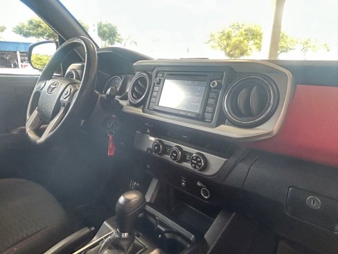 Used 2016 Toyota Tacoma SR5 image 26