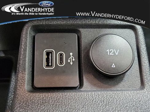 Used 2022 Ford Transit Connect XLT image 30