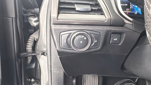 Used 2019 Ford Fusion SE image 30