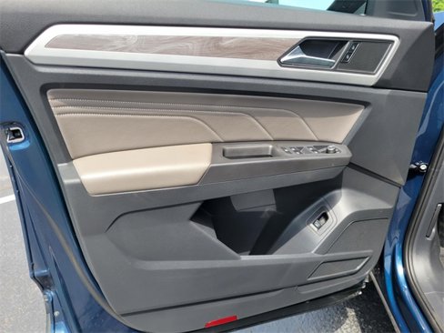 Used 2022 Volkswagen Atlas Cross Sport SE image 19