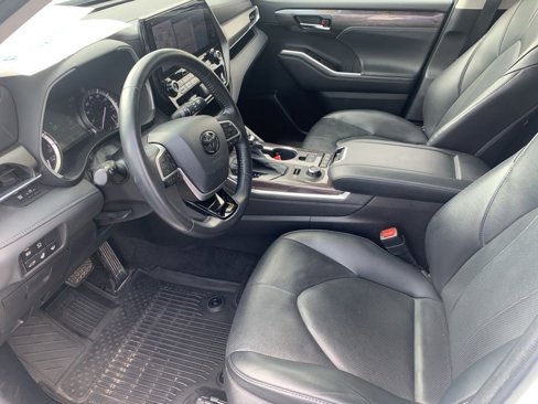 Used 2022 Toyota Highlander Limited image 10