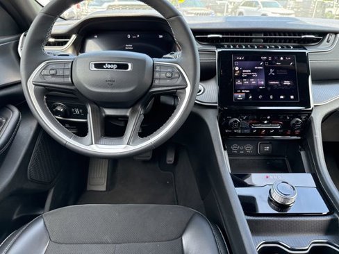 Used 2023 Jeep Grand Cherokee L Altitude image 23