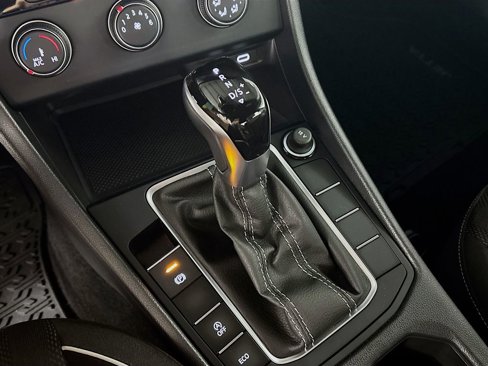 Certified 2024 Volkswagen Jetta Sport image 18
