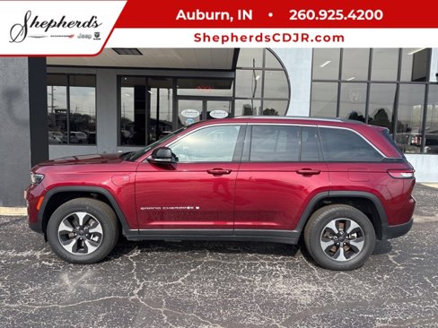 Used 2023 Jeep Grand Cherokee 4WD 4xe image 1