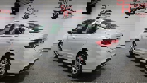 Used 2016 Chrysler 200 Limited image 3