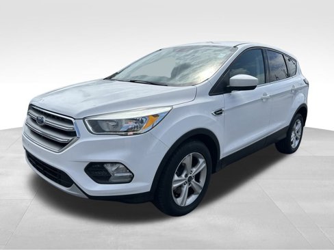 Used 2017 Ford Escape SE image 1