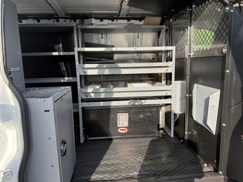 Used 2015 Chevrolet Express 2500 image 12