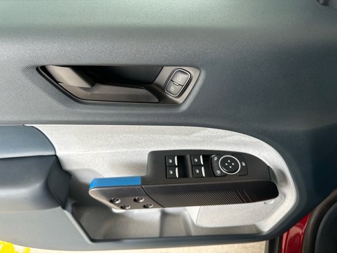 New 2025 Ford Maverick XLT image 18