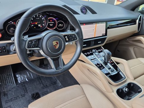 Certified 2019 Porsche Cayenne w/ Premium Package image 4