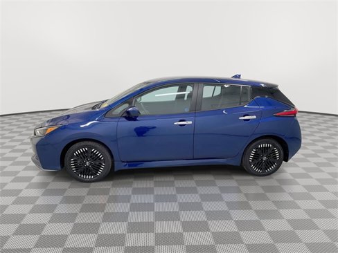 Certified 2024 Nissan Leaf SV Plus image 6
