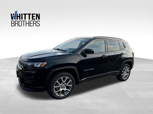 Used 2022 Jeep Compass Latitude image 1