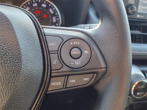 Used 2021 Toyota RAV4 XLE image 14