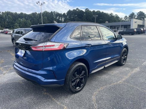 Used 2024 Ford Edge SE w/ Black Appearance Package image 3