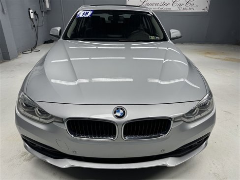 Used 2018 BMW 320i xDrive Sedan w/ Convenience Package image 10
