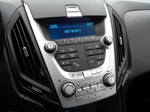 Used 2015 Chevrolet Equinox L image 19