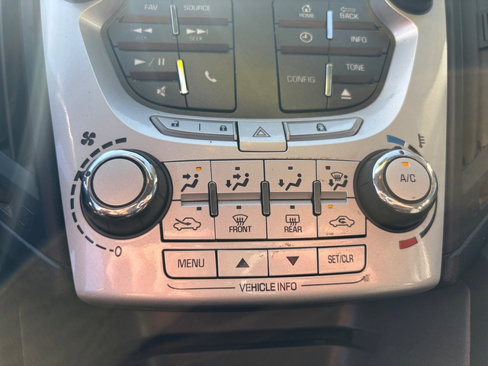 Used 2015 Chevrolet Equinox LT w/ Driver Convenience Package image 13