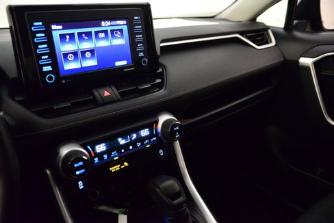 Used 2021 Toyota RAV4 XLE image 30