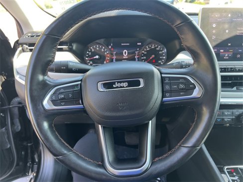 Used 2022 Jeep Compass Limited image 11