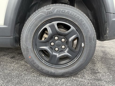 Used 2019 Jeep Compass Sport image 9