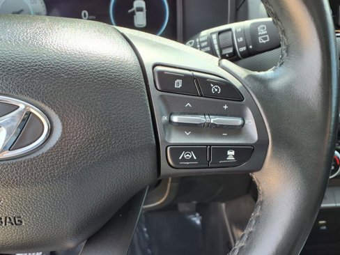 Used 2023 Hyundai Kona Limited image 29