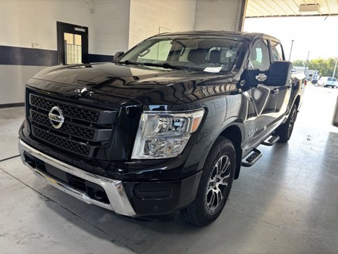 Used 2022 Nissan Titan SV w/ SV Convenience Package image 22