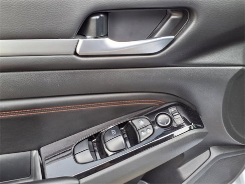 Certified 2023 Nissan Altima 2.5 SR image 17