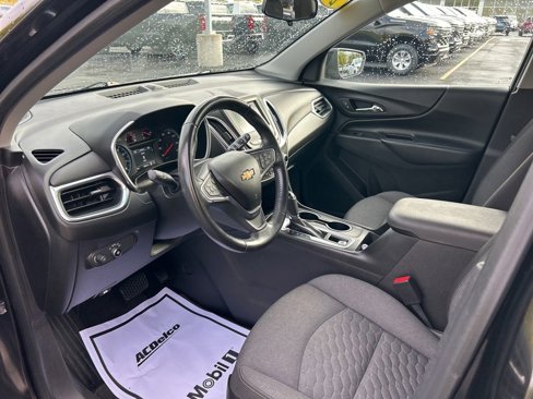 Used 2018 Chevrolet Equinox LT image 2