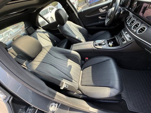Used 2019 Mercedes-Benz E 300 image 32