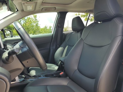 Used 2024 Toyota Corolla Cross XLE image 26