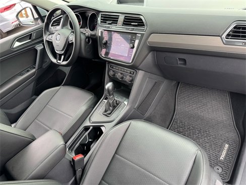 Certified 2019 Volkswagen Tiguan SE image 18