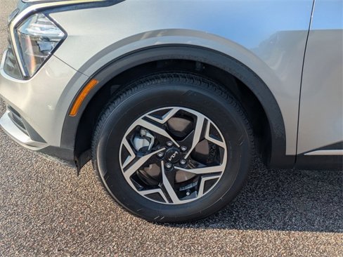 Used 2023 Kia Sportage LX image 10