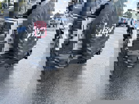 Used 2018 Jeep Wrangler Unlimited Sport image 14