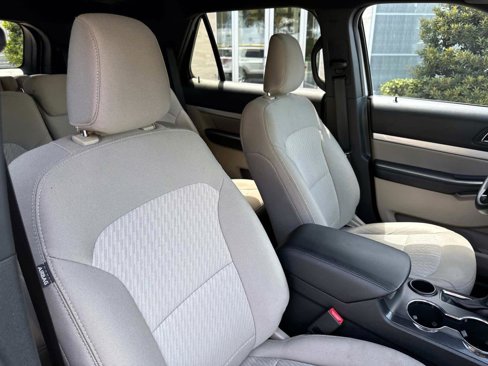 Used 2019 Ford Explorer FWD image 14