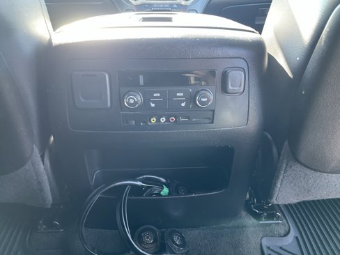 Used 2015 GMC Yukon SLT w/ Open Road Package image 37