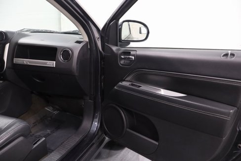 Used 2014 Jeep Compass Limited image 14