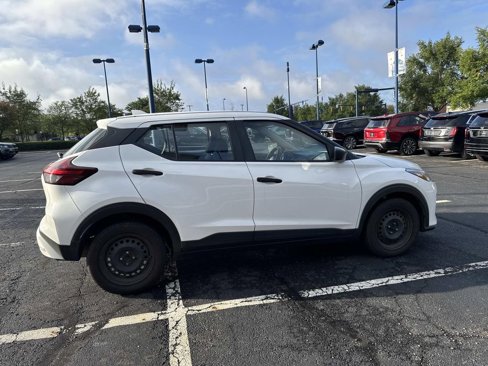 Used 2022 Nissan Kicks S image 5
