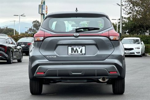 New 2025 Nissan Kicks Play S image 5